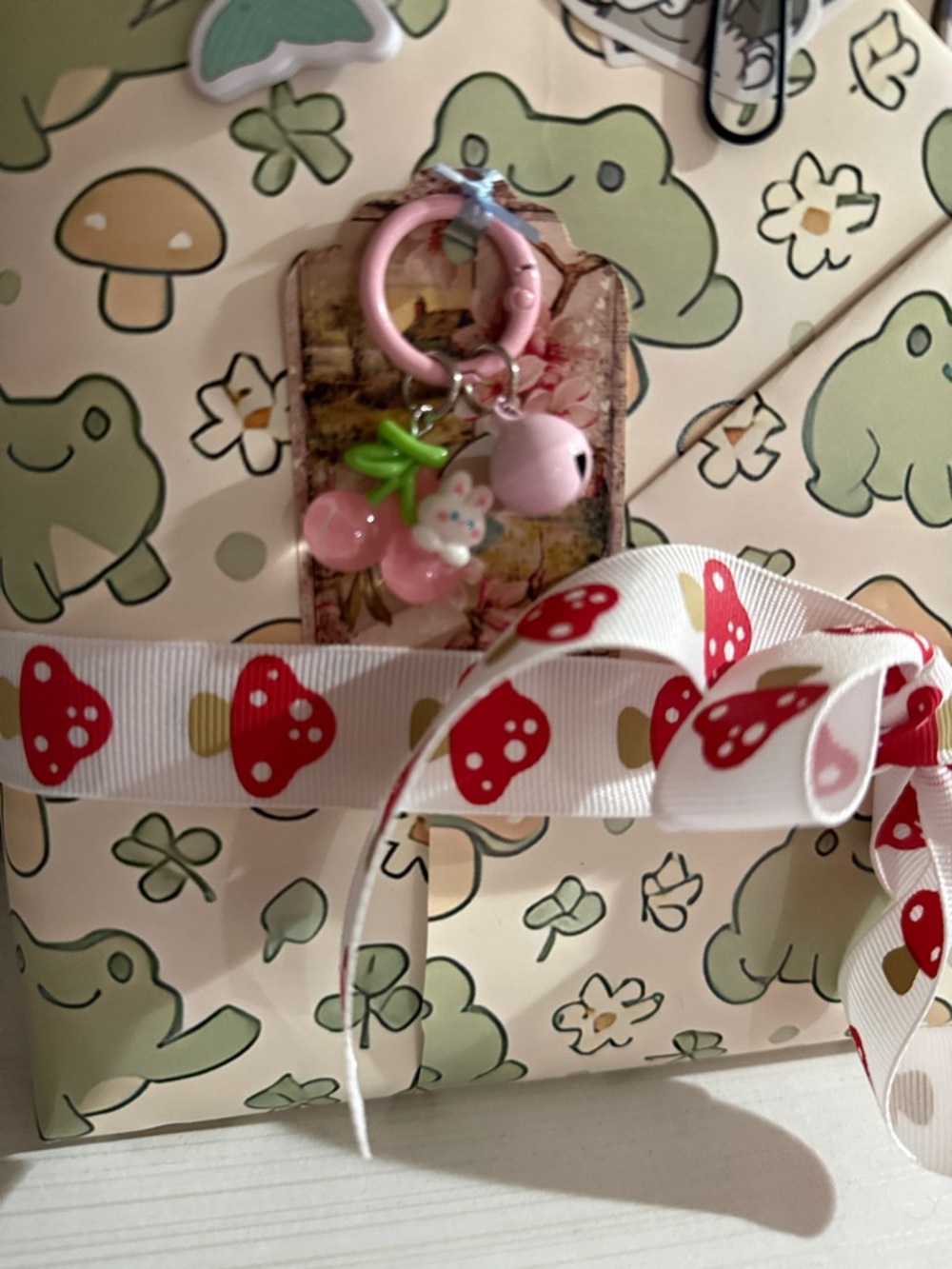 Blind playdate w/a book 2 HC:  finding comfort & teaching empathy 2- 6 yrs - Picture 3 of 4